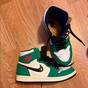 Nike Green and White Sneakers with Black Laces